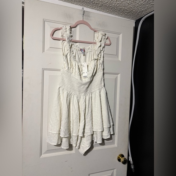 NWT urban outfitters white romper - Picture 2 of 5